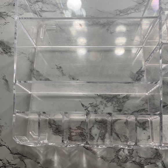 Acrylic Makeup Organizer - Picture 4 of 4